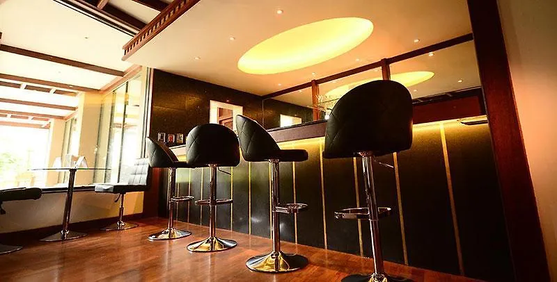 Earl'S Regent Hotel Kandy